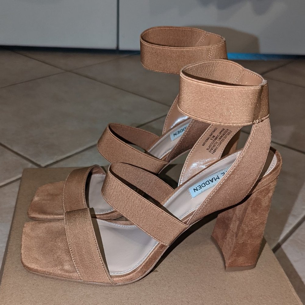 Steve Madden Camel Heels Size 9.5